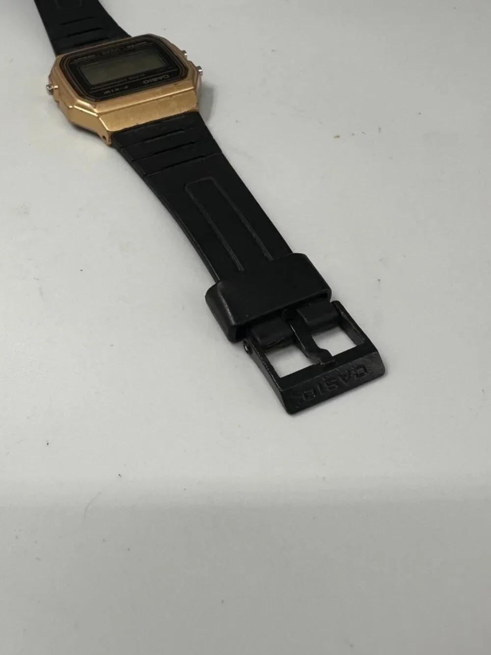 VIntage Casio Watch Mens 33mm Gold Tone Black Alarm 593 F-91W New Battery